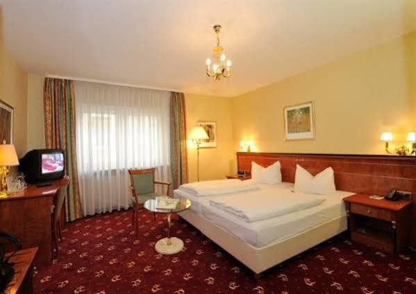 Rhein Neckar Hotel Манхайм Екстериор снимка