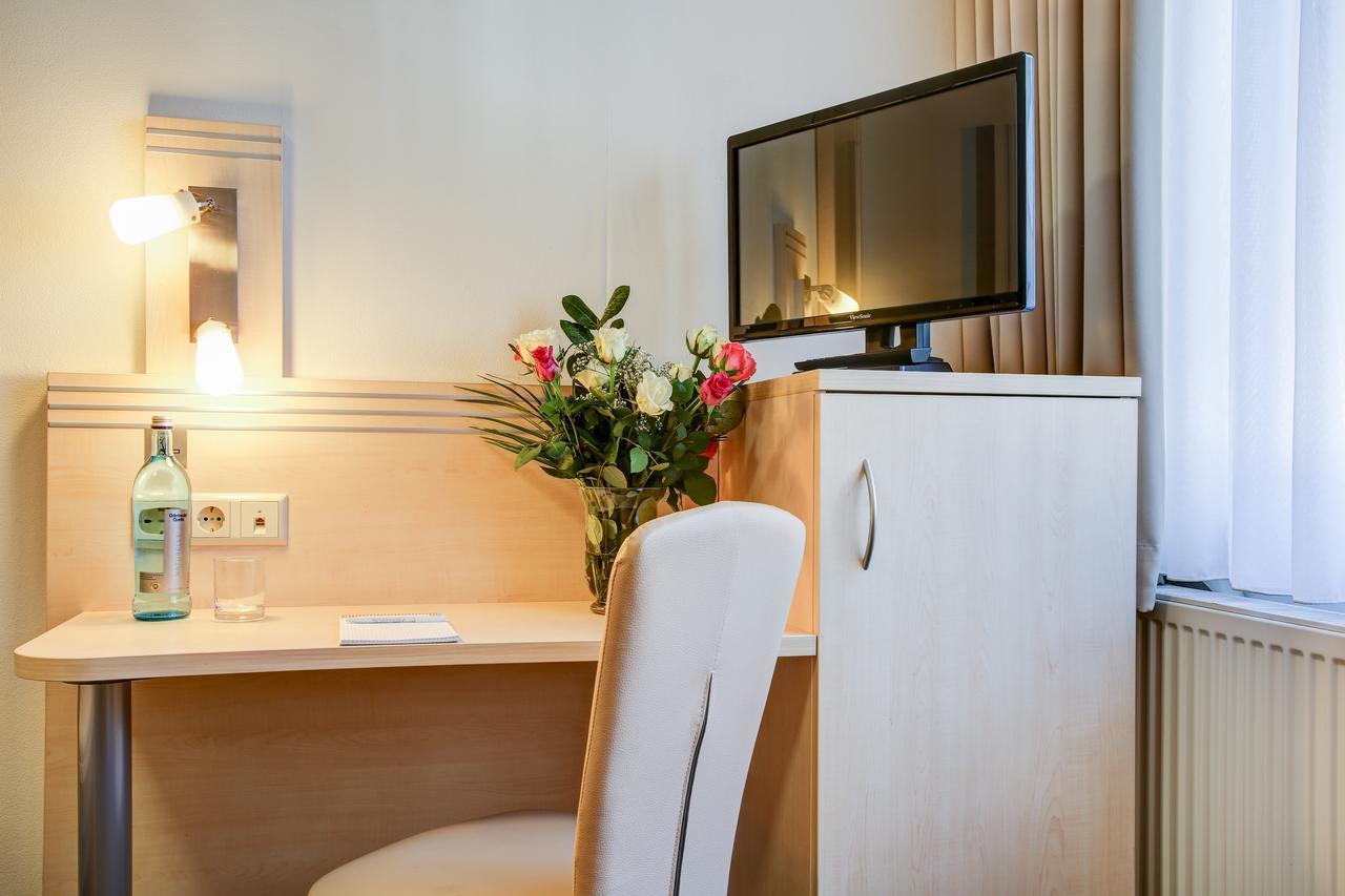 Rhein Neckar Hotel Манхайм Екстериор снимка