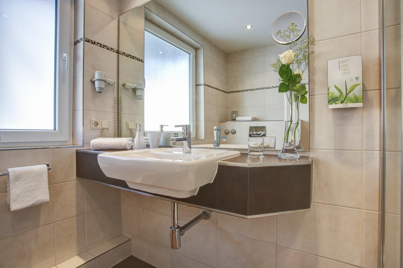 Rhein Neckar Hotel Манхайм Екстериор снимка
