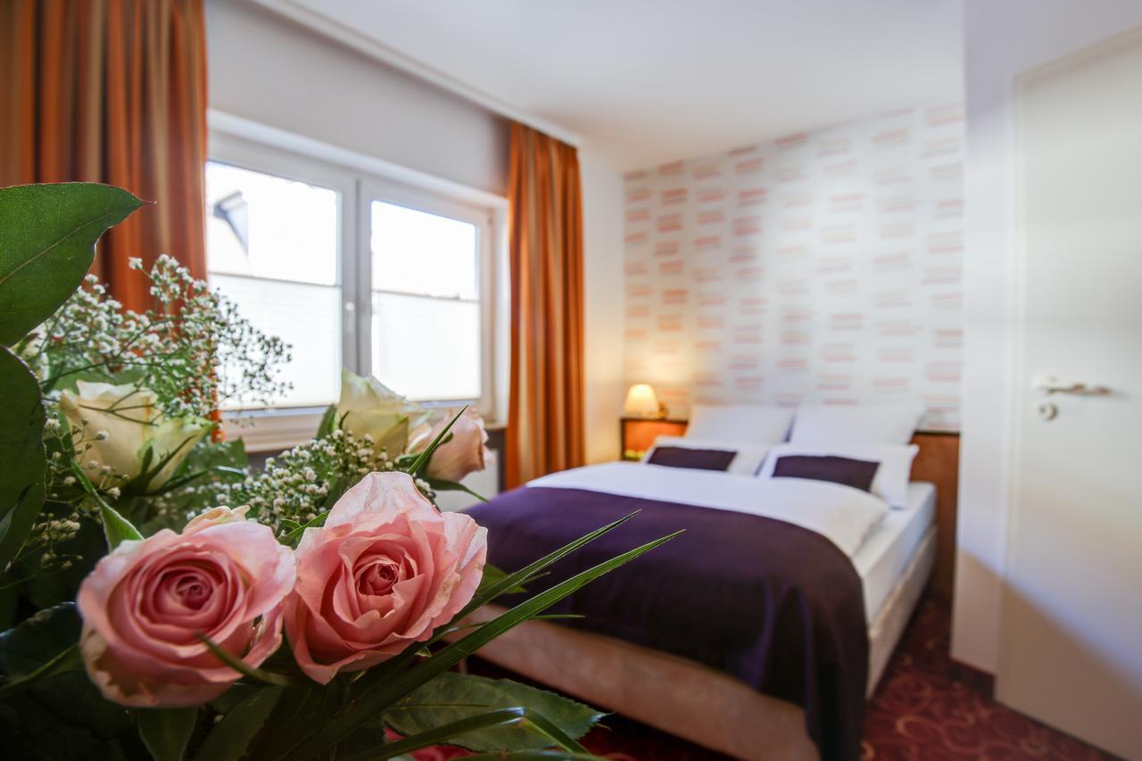 Rhein Neckar Hotel Манхайм Екстериор снимка