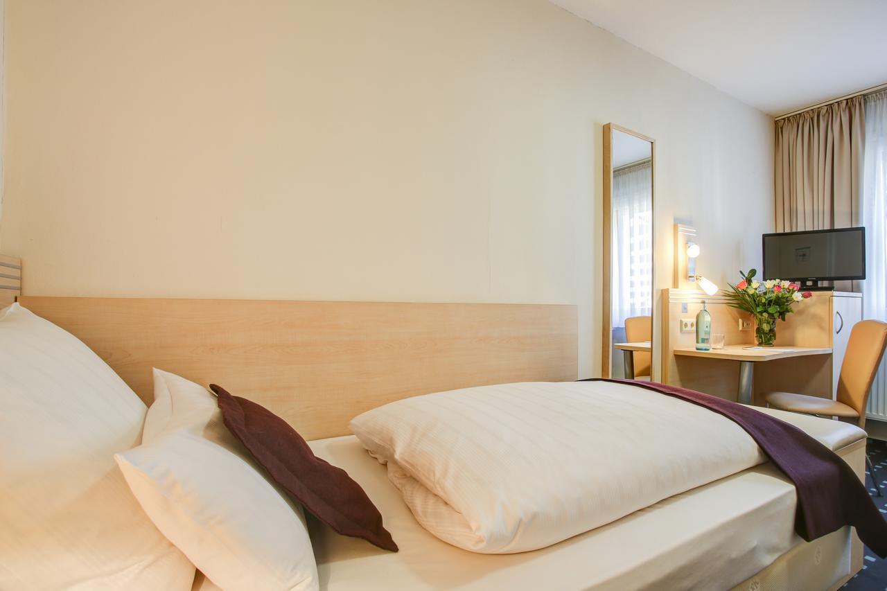 Rhein Neckar Hotel Манхайм Екстериор снимка