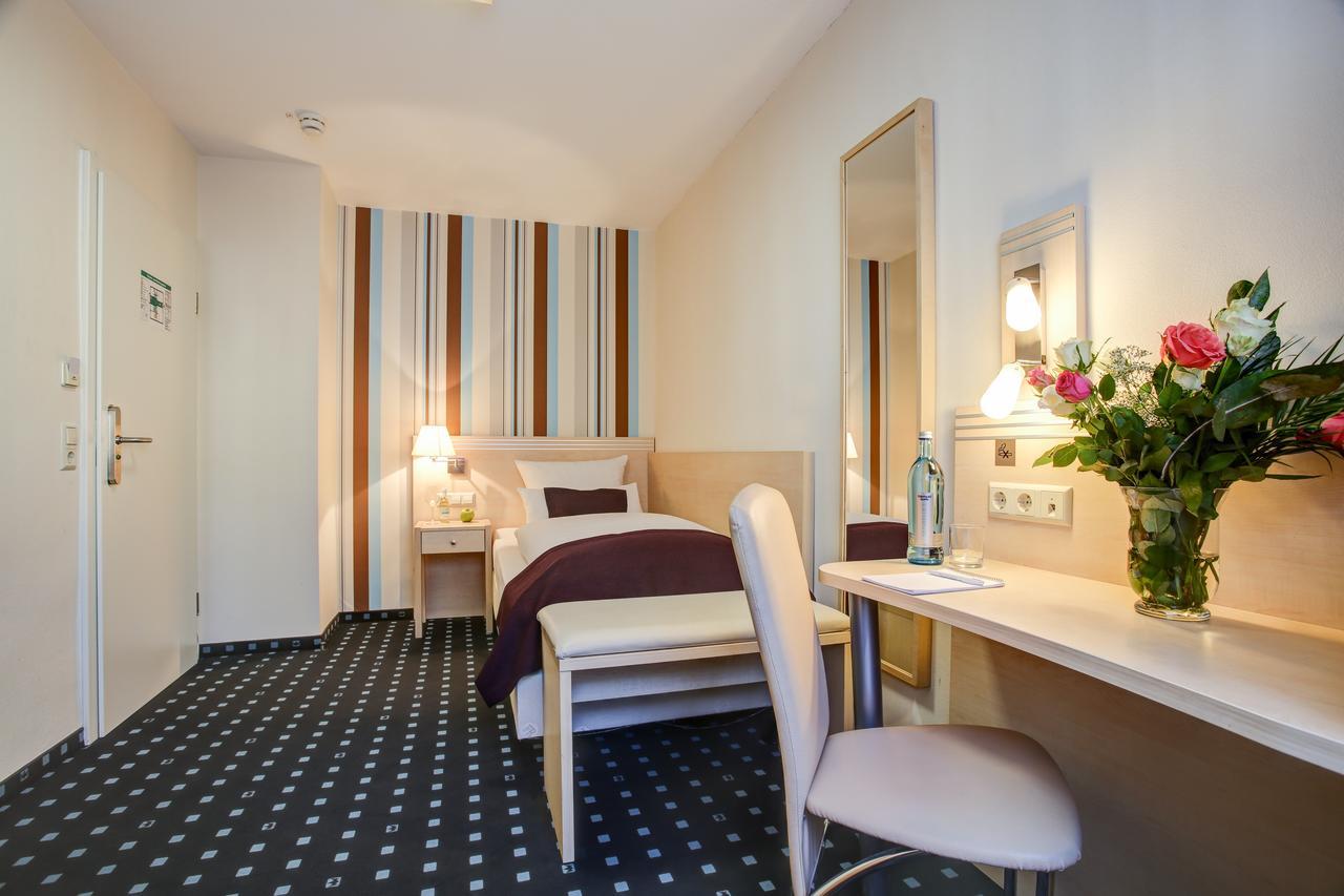 Rhein Neckar Hotel Манхайм Екстериор снимка